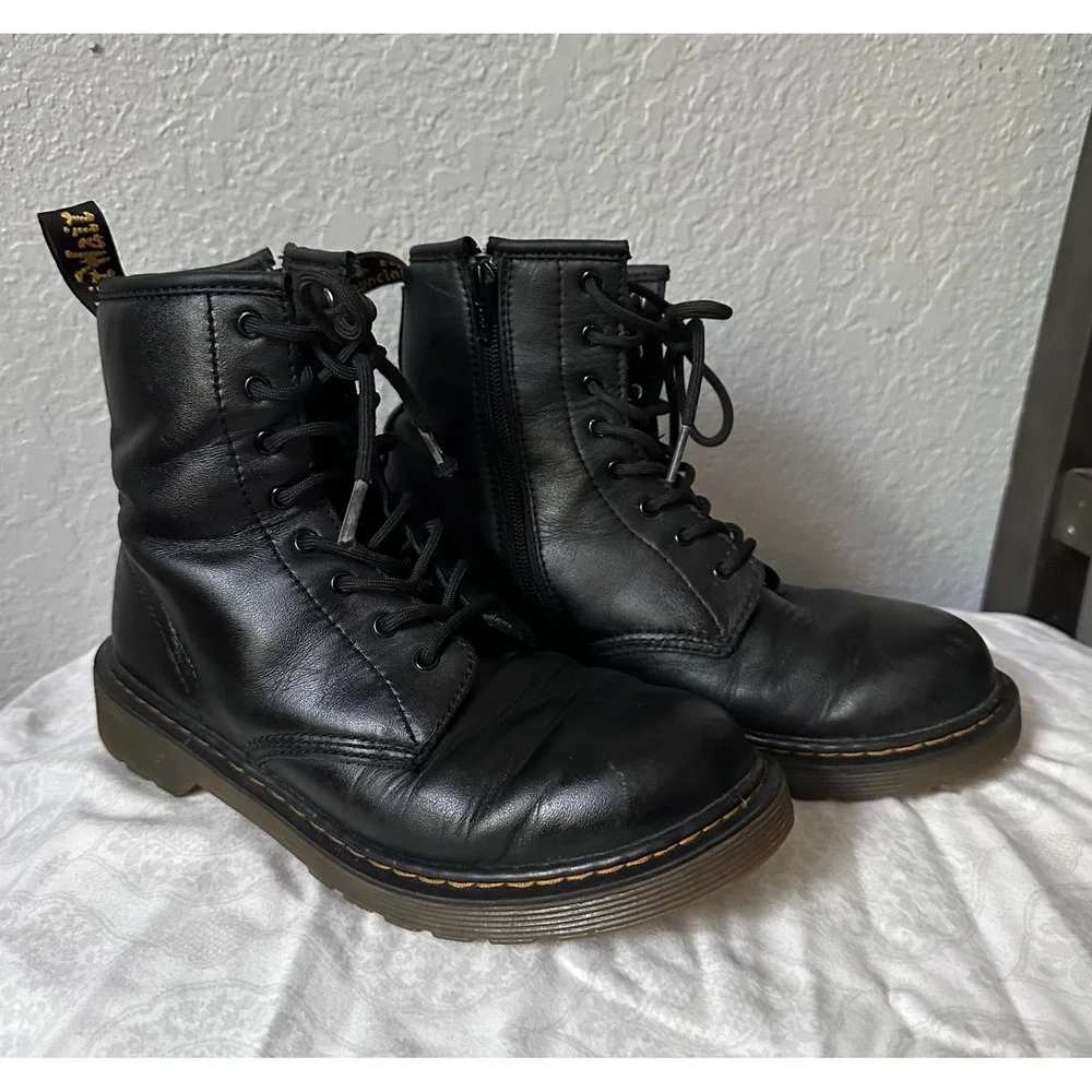 Dr. Martens 1460 Y Youth Boots Black Leather Side Zip Size 6 Big Kid Women 7